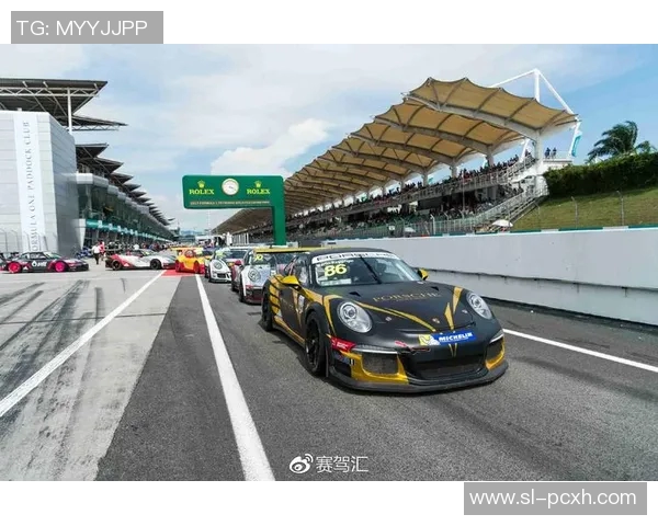 国际与巴拉竞激战正酣比分胶着双方争夺胜利的精彩瞬间回顾